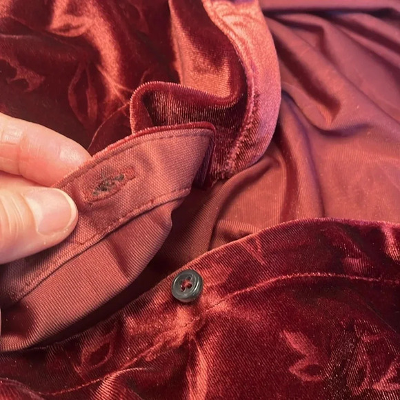 Velvety Top Women's 1X Flowy Long Button Front  Floral Tunic Wine Red Floral - Picture 16 of 17